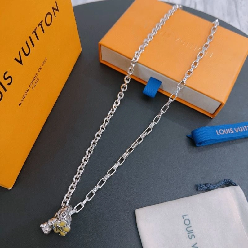 MultiPurpose Louis Vuitton Necklaces 251372