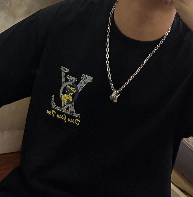MultiPurpose Louis Vuitton Necklaces 251372
