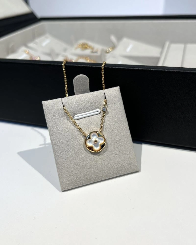 Louis Vuitton Necklaces Durable 251375