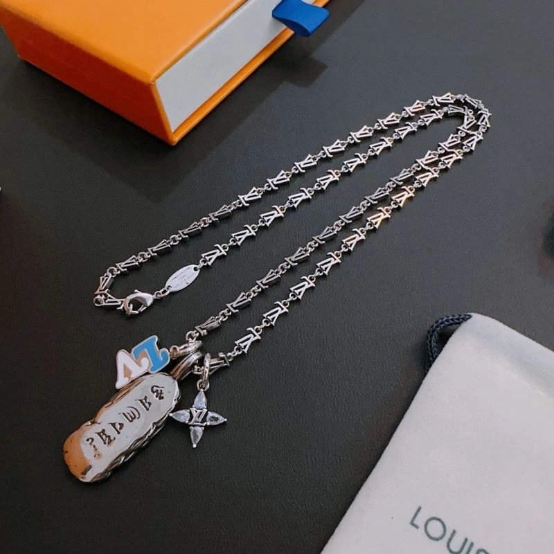 Louis Vuitton Necklaces Sporty 251383