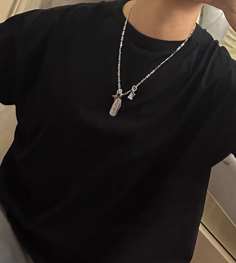 Louis Vuitton Necklaces Sporty 251383