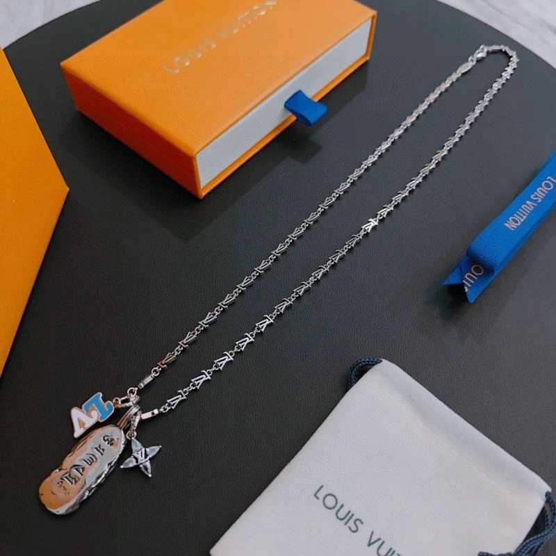 Louis Vuitton Necklaces Sporty 251383