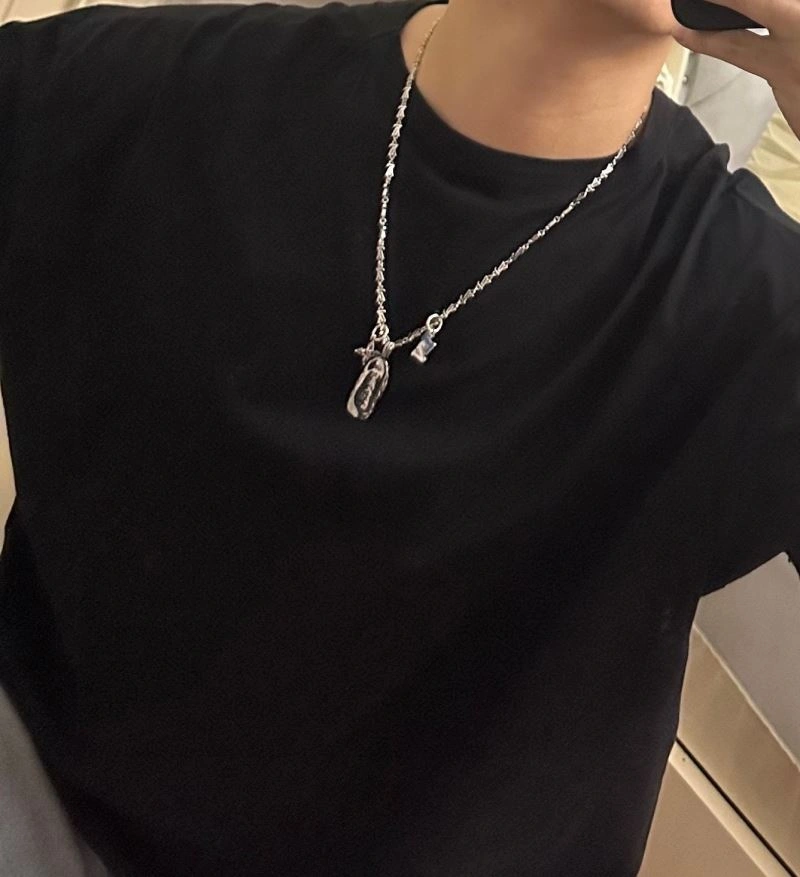 Louis Vuitton Necklaces Sporty 251383