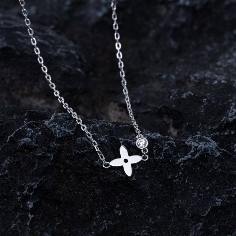 OdorResistant Louis Vuitton Necklaces 251369