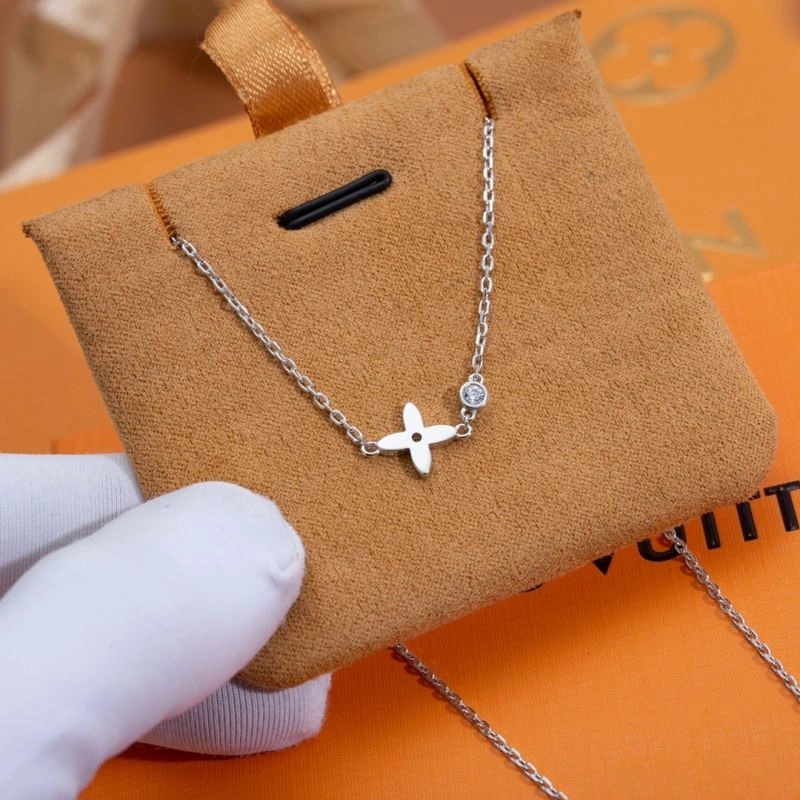OdorResistant Louis Vuitton Necklaces 251369