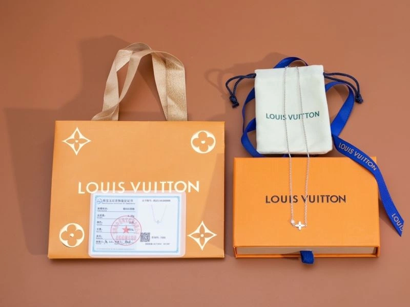 OdorResistant Louis Vuitton Necklaces 251369