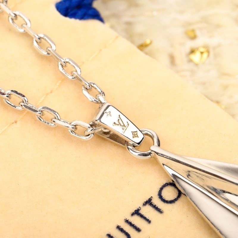 FlexibleFit Louis Vuitton Necklaces 251373