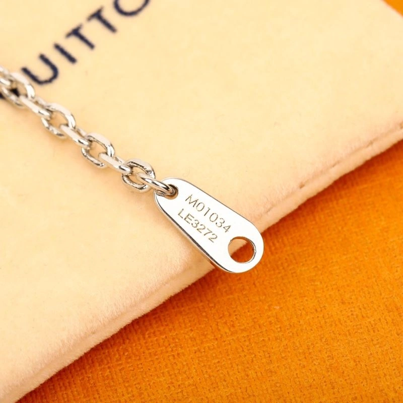 FlexibleFit Louis Vuitton Necklaces 251373