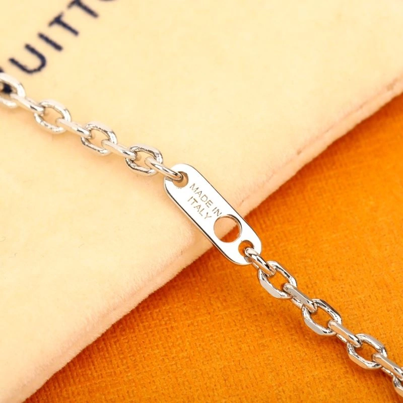 FlexibleFit Louis Vuitton Necklaces 251373