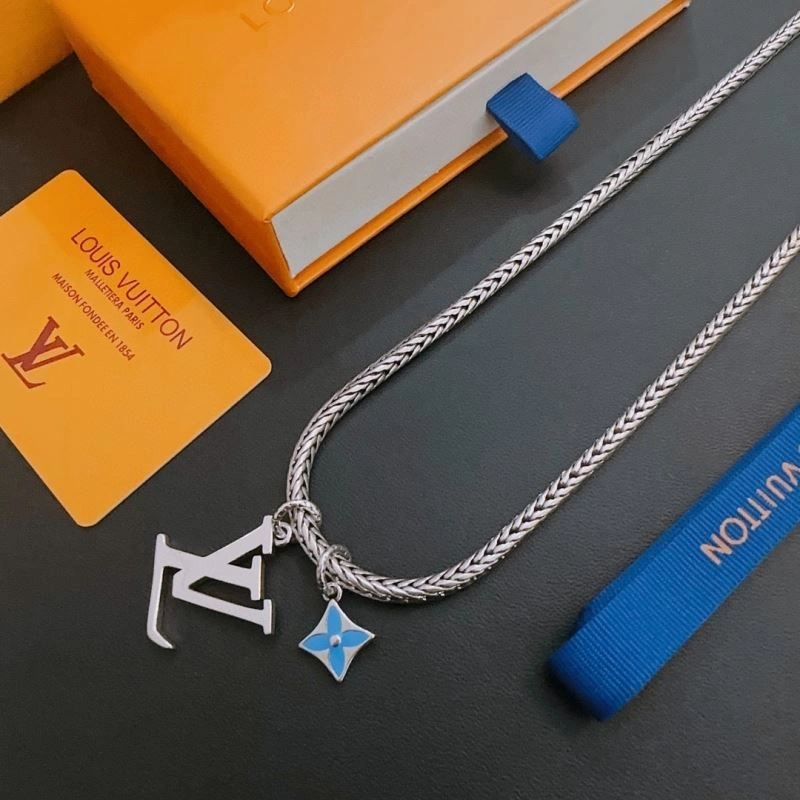 Louis Vuitton Necklaces DailyWear 251379