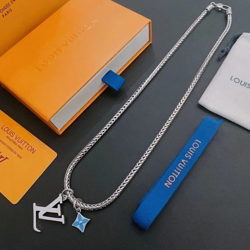 Louis Vuitton Necklaces DailyWear 251379