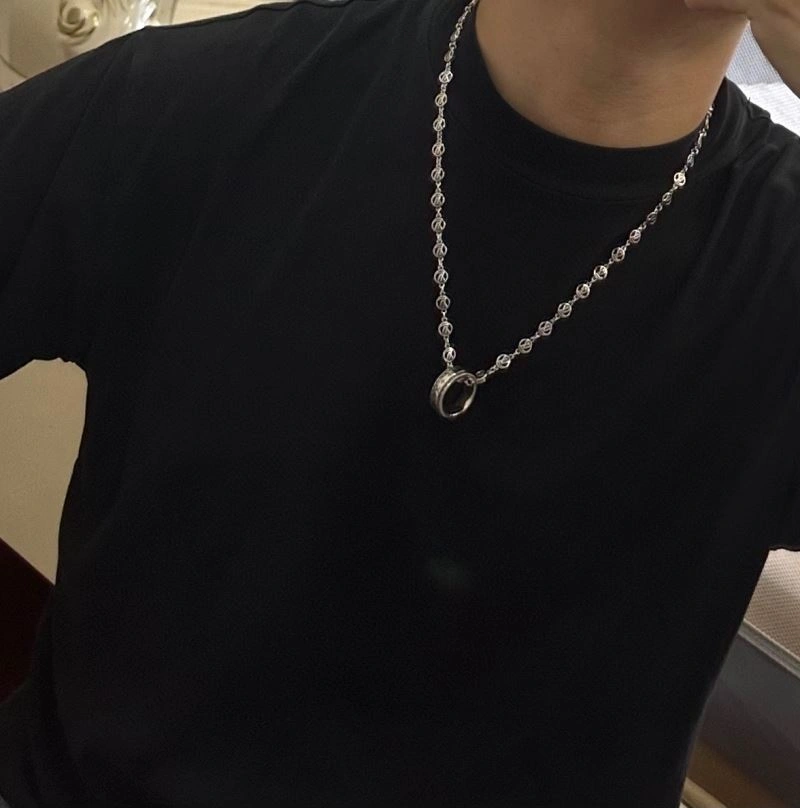 Trendsetting Louis Vuitton Necklaces 251377