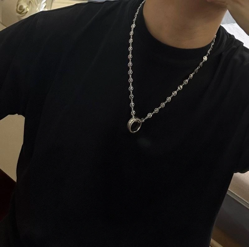 Trendsetting Louis Vuitton Necklaces 251377