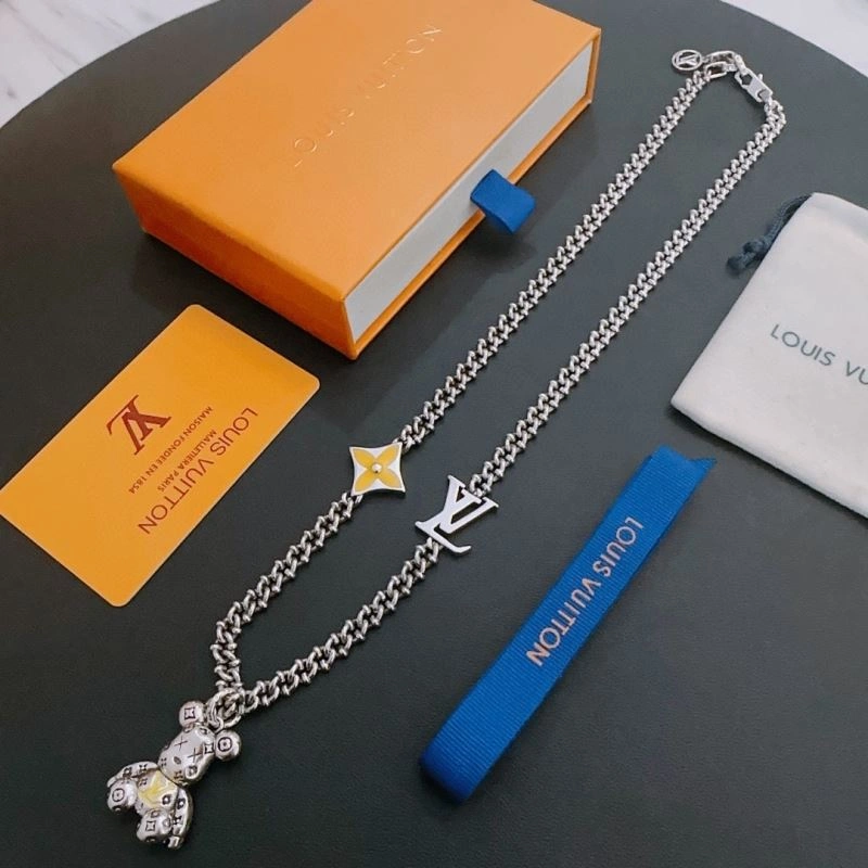 FashionForward Louis Vuitton Necklaces 251374