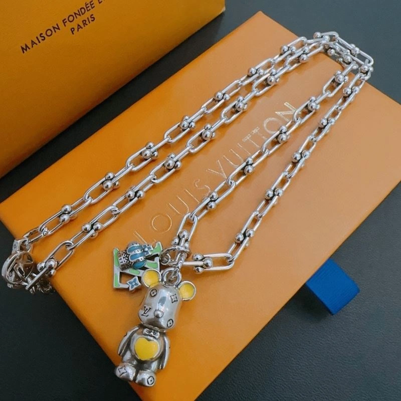 Lightweight Louis Vuitton Necklaces 251388