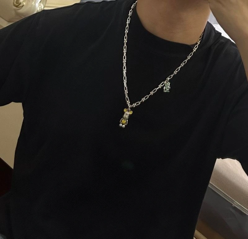 Lightweight Louis Vuitton Necklaces 251388