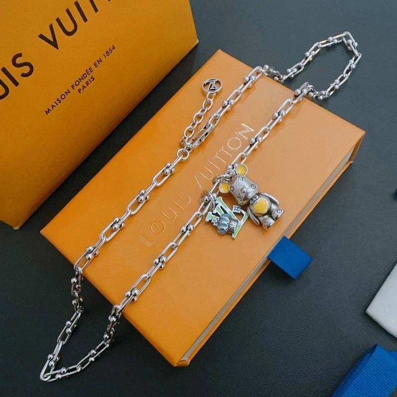 Lightweight Louis Vuitton Necklaces 251388
