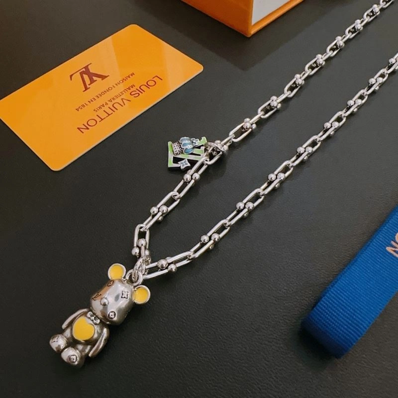 Lightweight Louis Vuitton Necklaces 251388