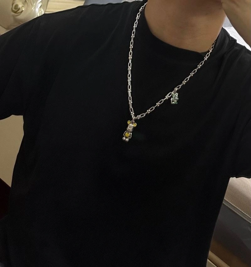Lightweight Louis Vuitton Necklaces 251388