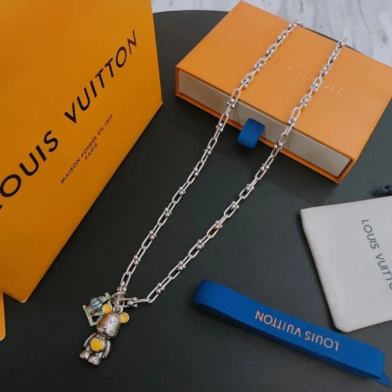 Lightweight Louis Vuitton Necklaces 251388