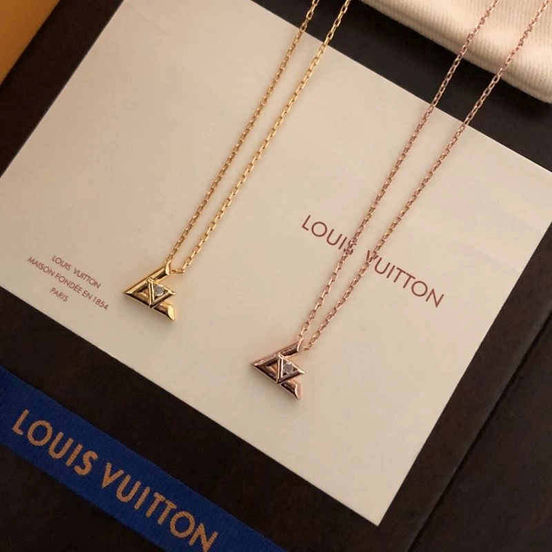 WeatherProof Louis Vuitton Necklaces 251357
