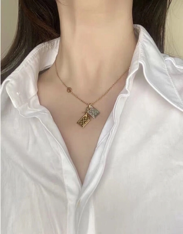 Louis Vuitton Necklaces Vibrant 251366
