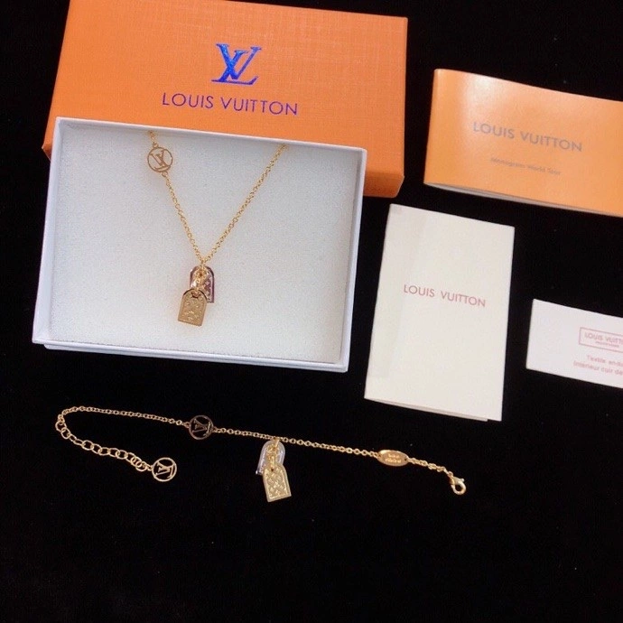 Louis Vuitton Necklaces Vibrant 251366