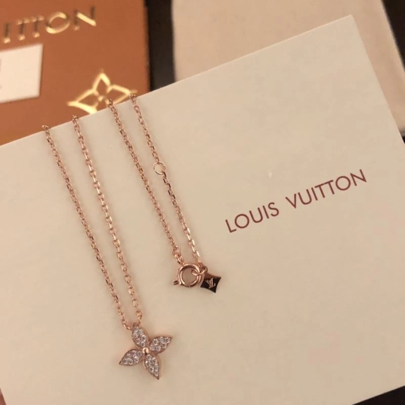 Louis Vuitton Necklaces DailyWear 251365