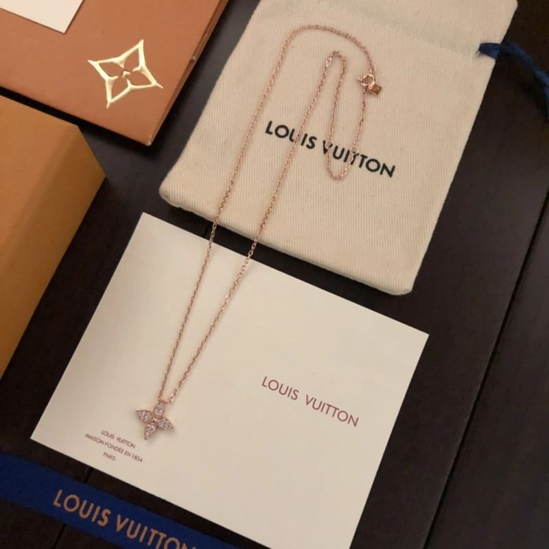 Louis Vuitton Necklaces DailyWear 251365