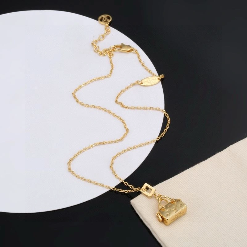 Louis Vuitton Necklaces FashionForward 251354