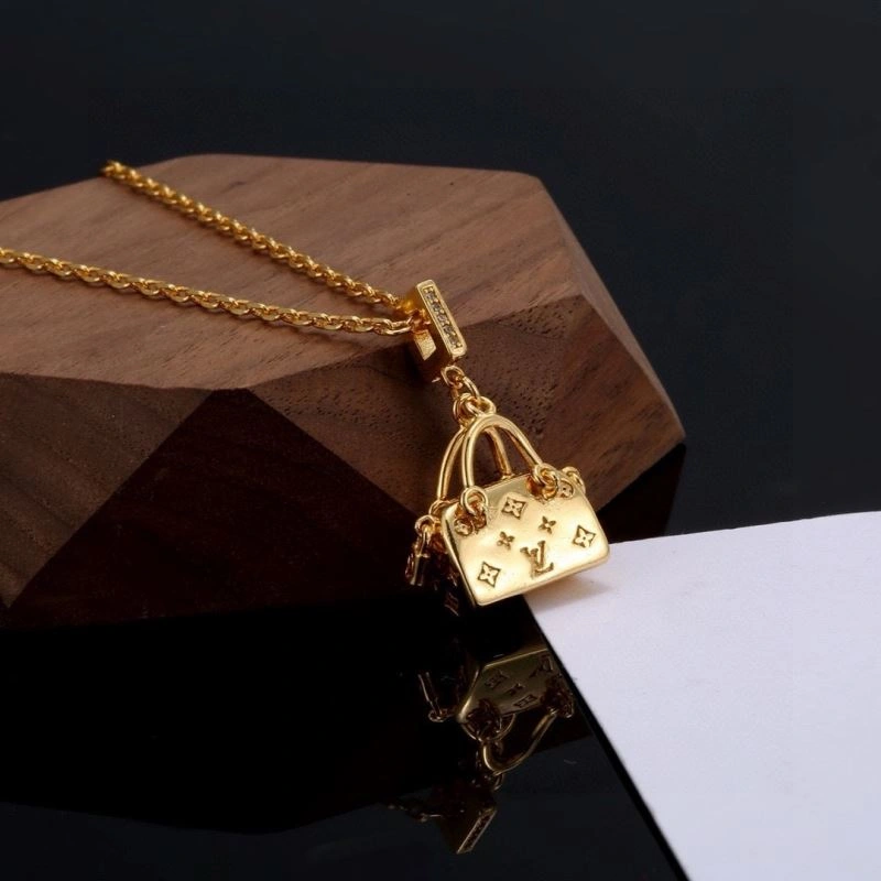Louis Vuitton Necklaces FashionForward 251354