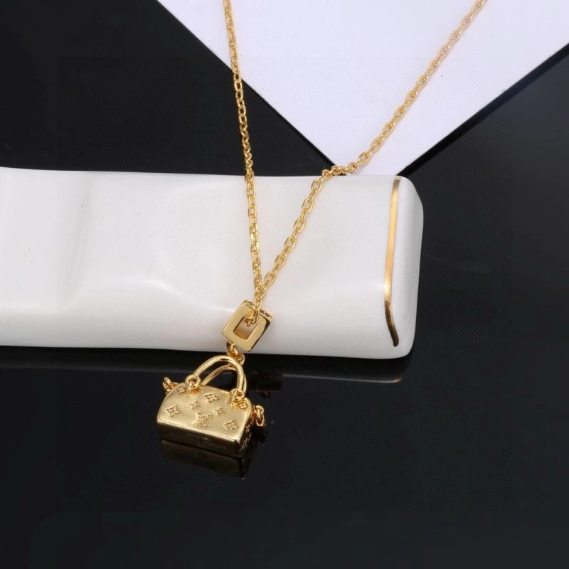Louis Vuitton Necklaces FashionForward 251354