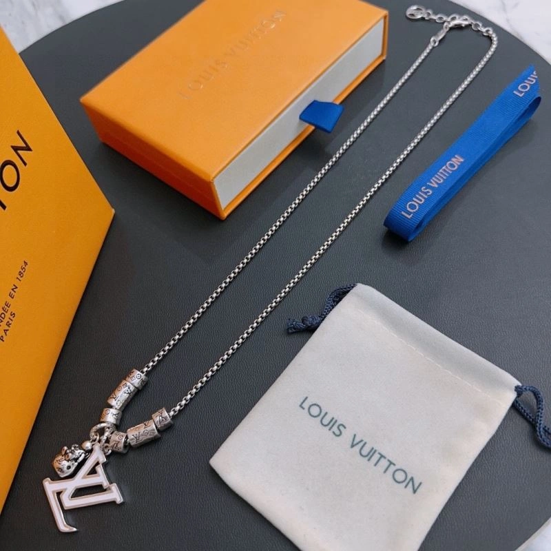 Louis Vuitton Necklaces Timeless 251387
