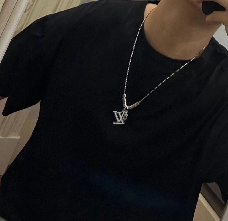 Louis Vuitton Necklaces Timeless 251387