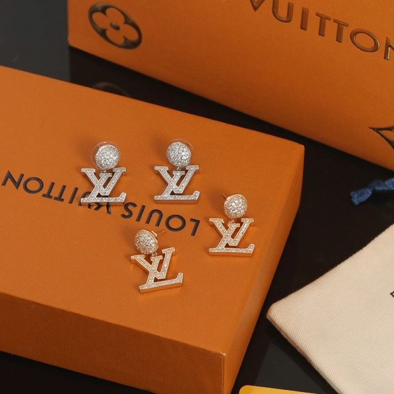 Tailored Louis Vuitton Necklaces 251368