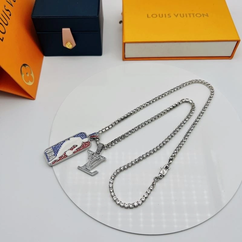 Supportive Louis Vuitton Necklaces 251246