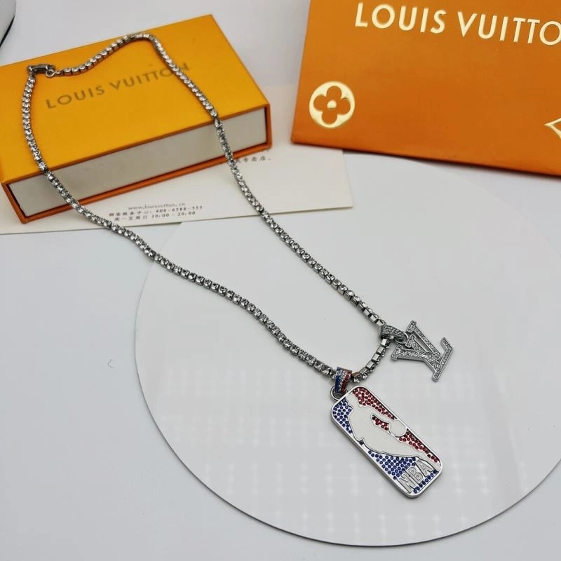 Supportive Louis Vuitton Necklaces 251246