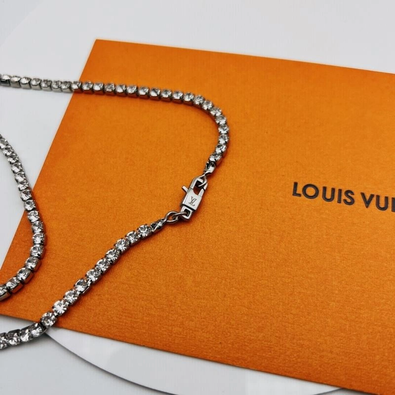 Supportive Louis Vuitton Necklaces 251246