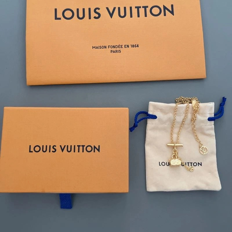 Louis Vuitton Necklaces FreshLook 251255