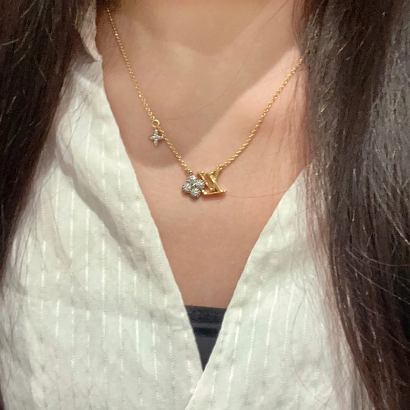 Louis Vuitton Necklaces EasyMatch 251250