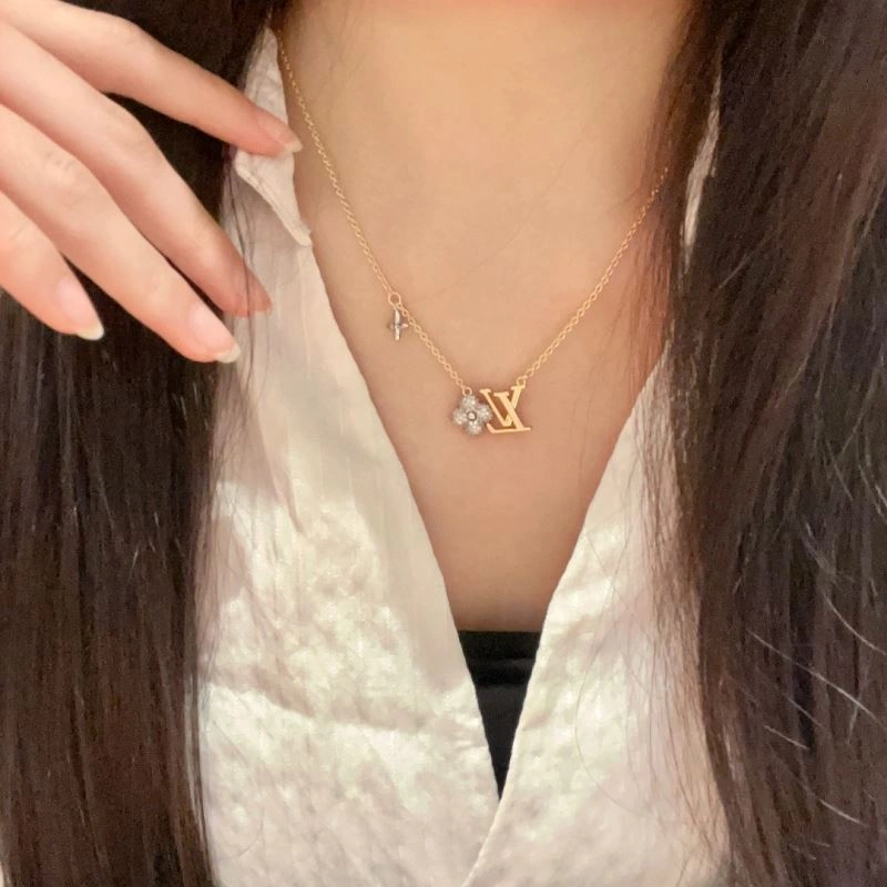 Louis Vuitton Necklaces EasyMatch 251250