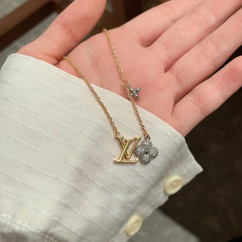 Louis Vuitton Necklaces EasyMatch 251250