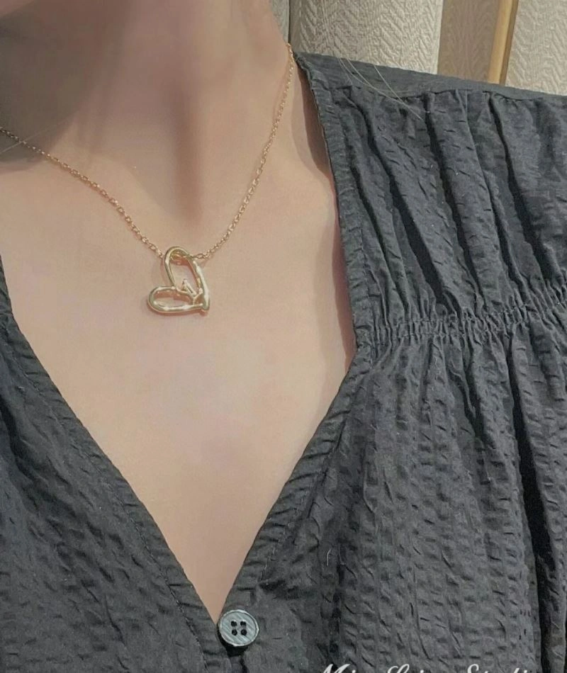 Lightweight Louis Vuitton Necklaces 251245