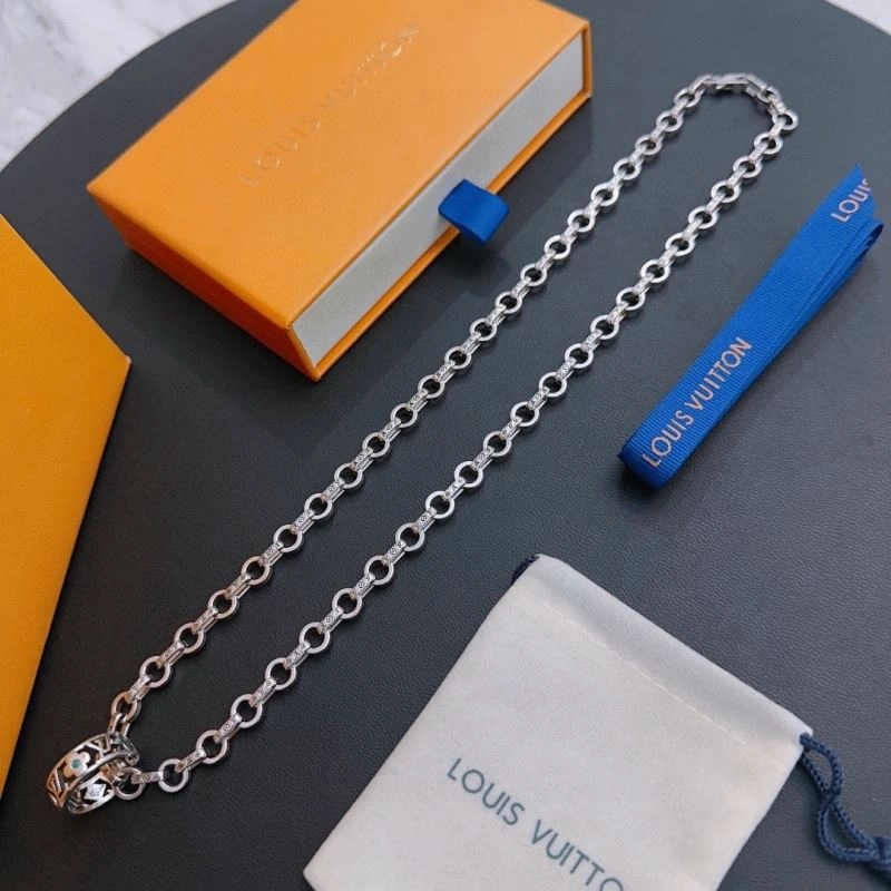 Louis Vuitton Necklaces Minimalist 251239