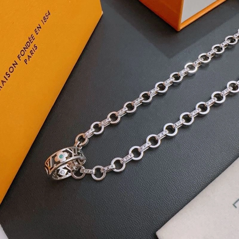 Louis Vuitton Necklaces Minimalist 251239