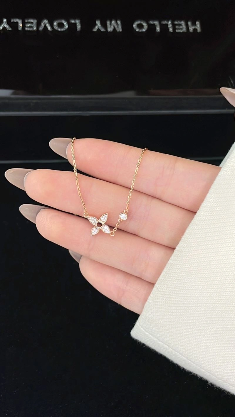 Louis Vuitton Necklaces Lightweight 251241
