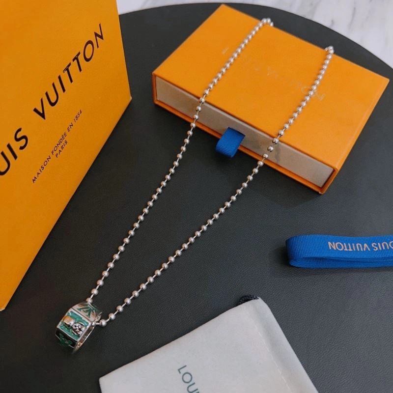 Louis Vuitton Necklaces EyeCatching 251253