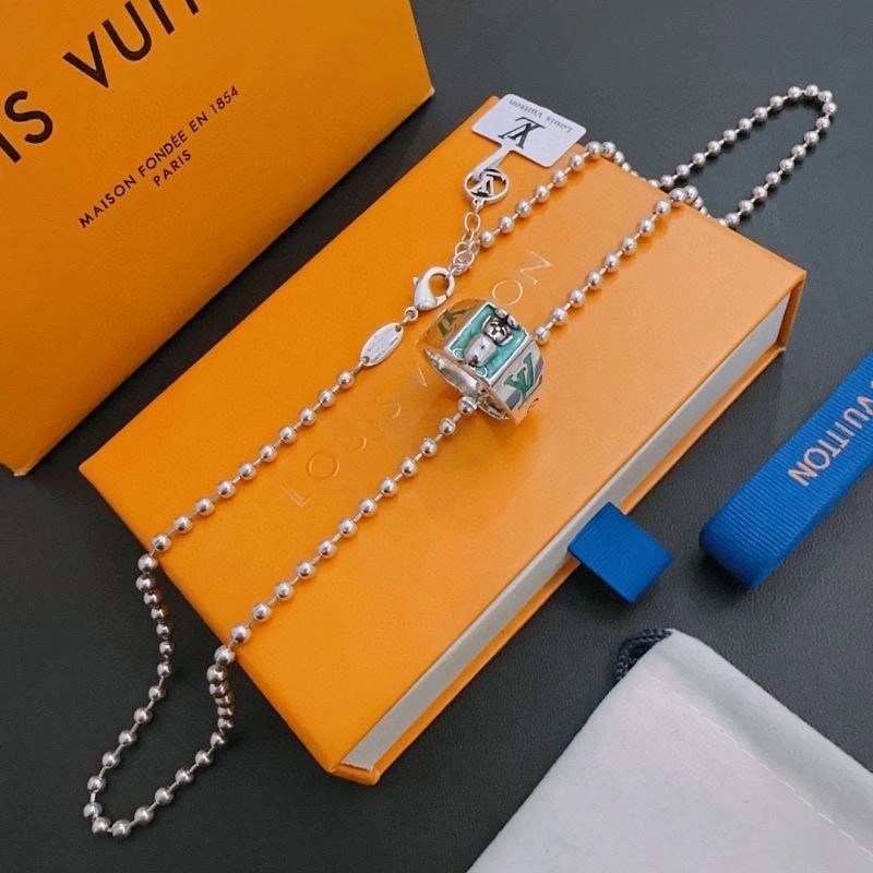 Louis Vuitton Necklaces EyeCatching 251253
