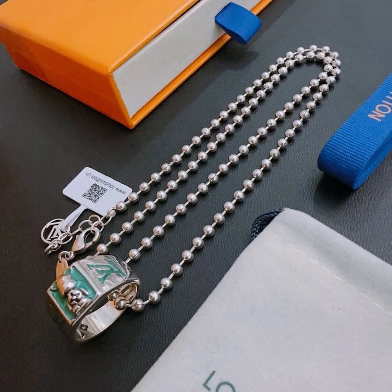 Louis Vuitton Necklaces EyeCatching 251253