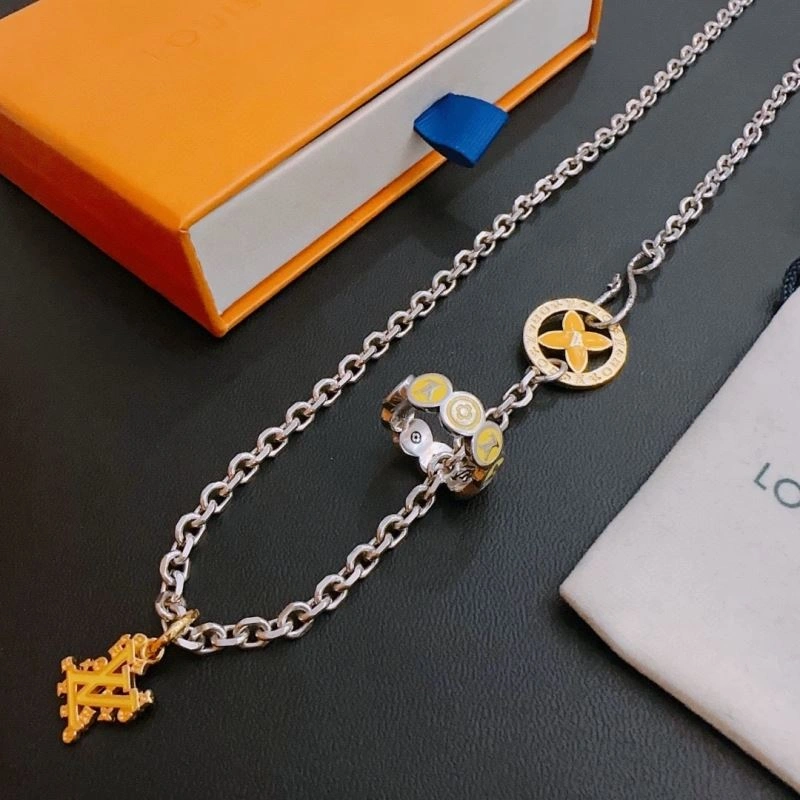 Louis Vuitton Necklaces Affordable 251236